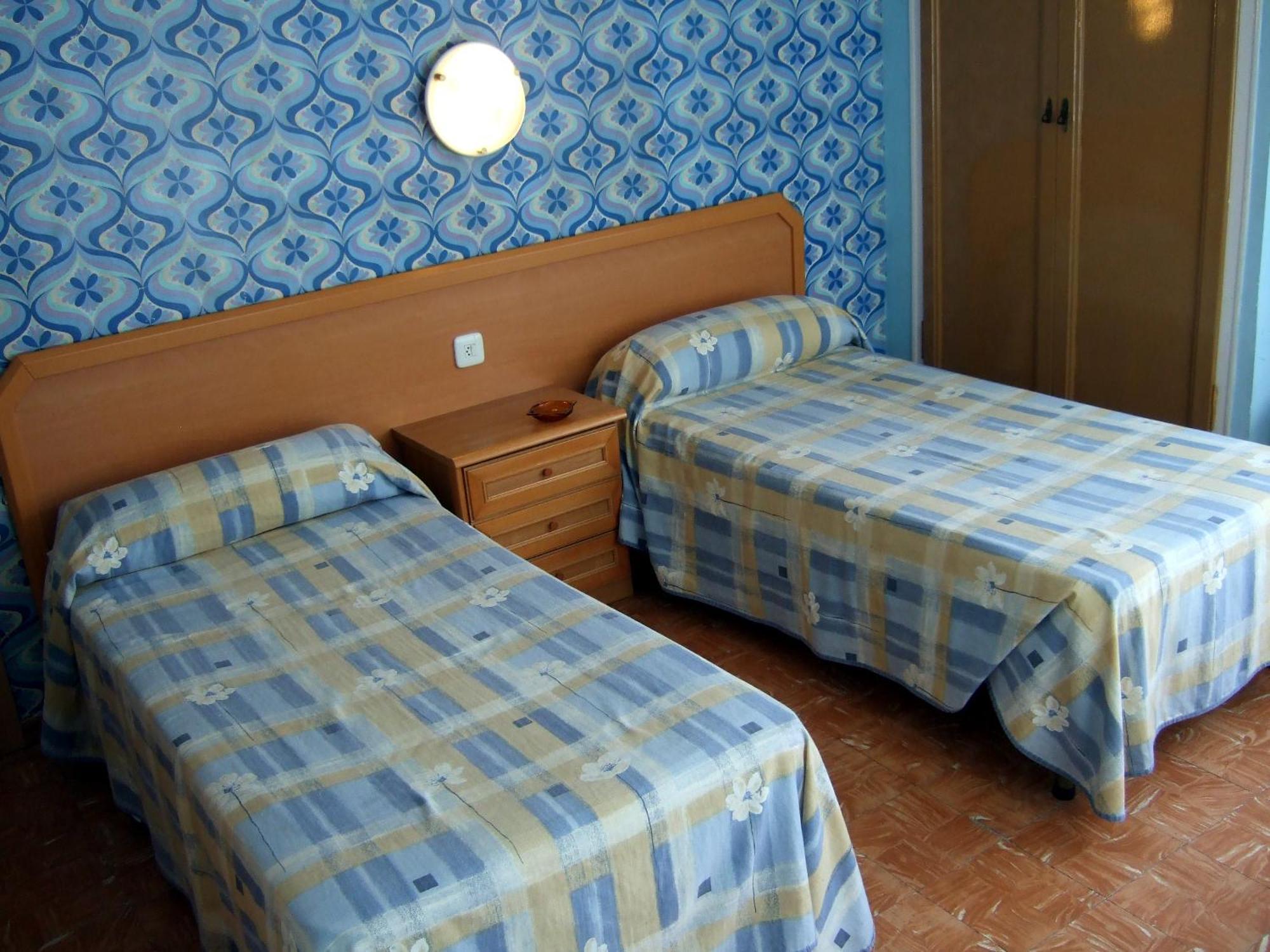 Hostal Julieta Lloret de Mar Exterior photo