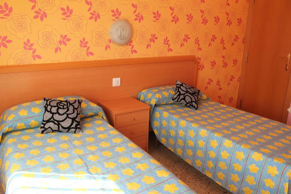Hostal Julieta Lloret de Mar Room photo