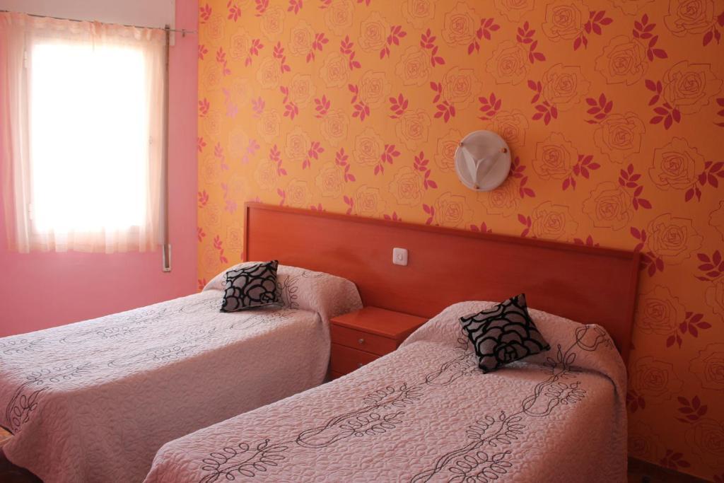Hostal Julieta Lloret de Mar Room photo