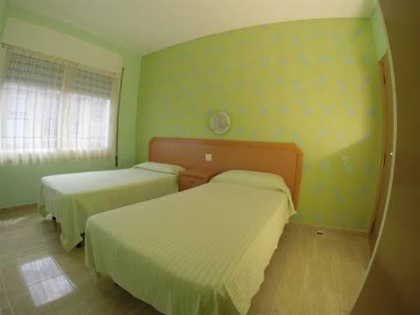 Hostal Julieta Lloret de Mar Exterior photo