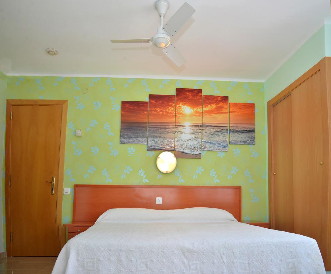Hostal Julieta Lloret de Mar Exterior photo